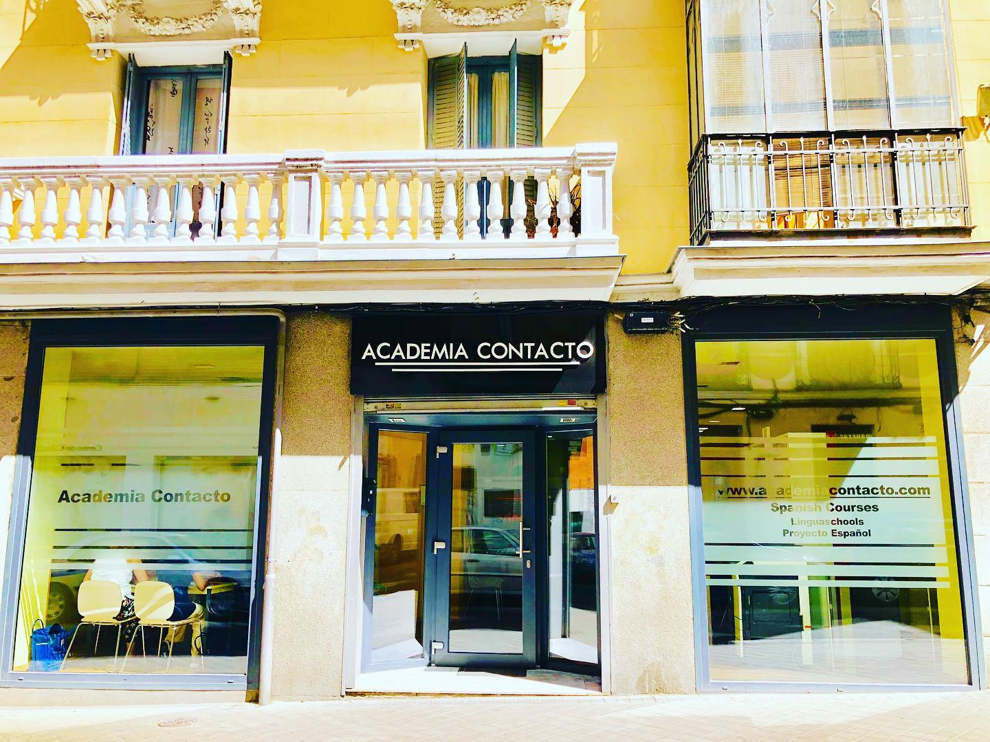 Academia Contacto